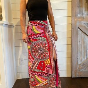 Long skirt with slit